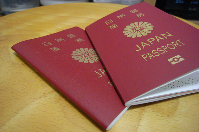 パスポート写真はカラコン大丈夫 白黒ならok ディファインでは ミーミルの泉